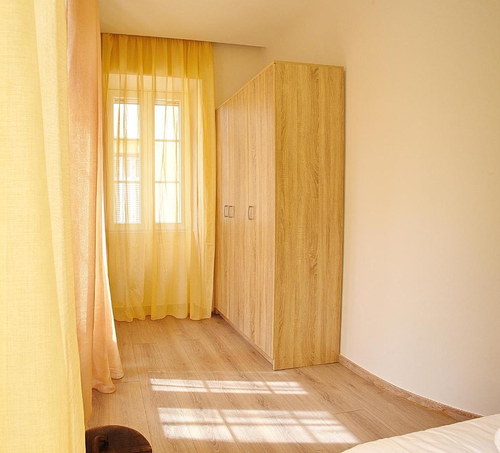 Liston Inn Suites コルフ島 エクステリア 写真