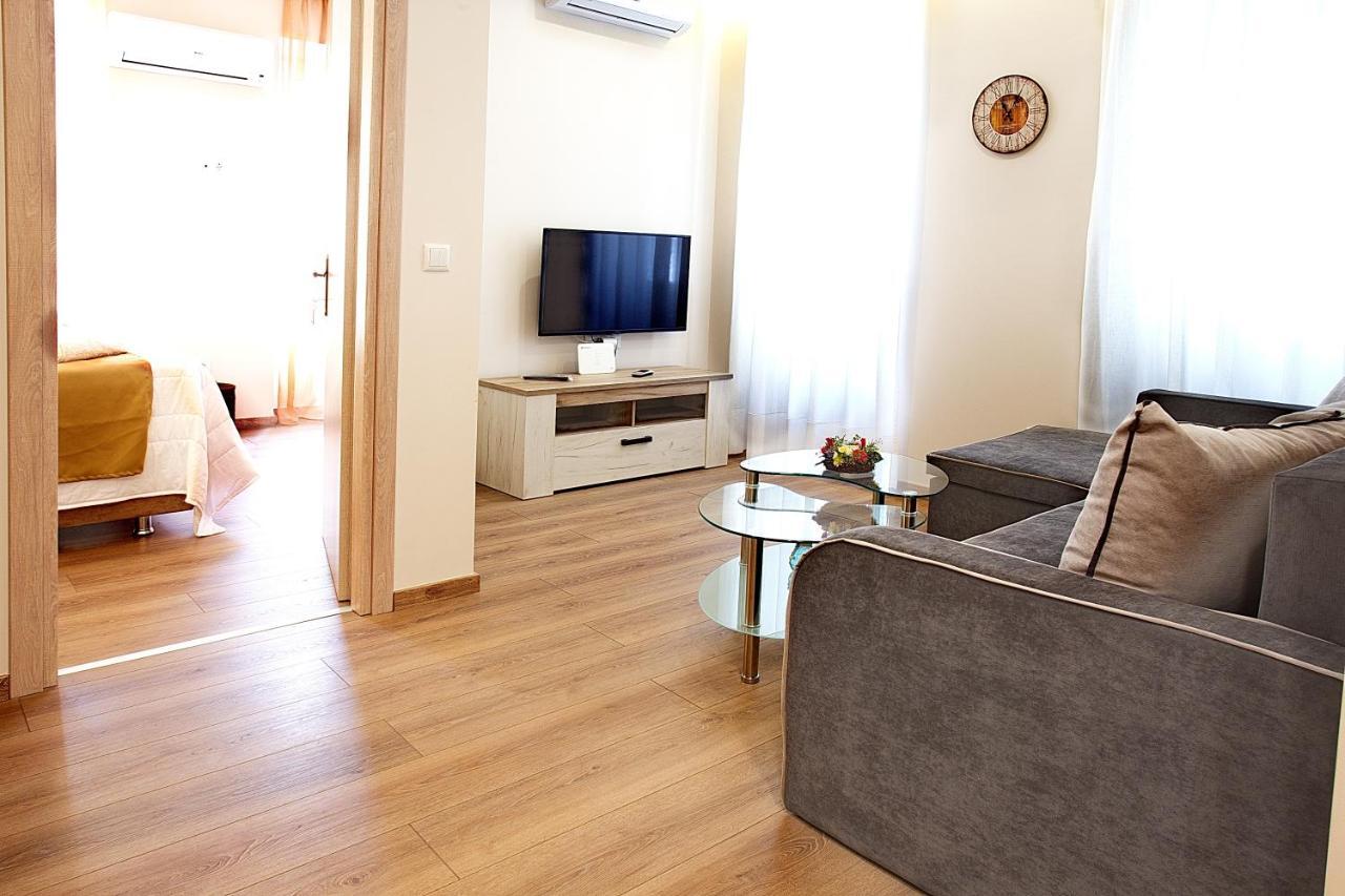 Liston Inn Suites コルフ島 エクステリア 写真